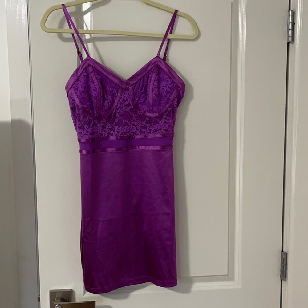 Satin & lace fitted dress